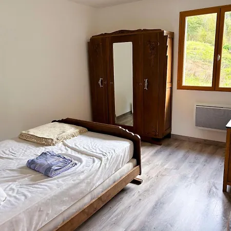 Holiday home Grande Maison Dans La Nature Le Pout