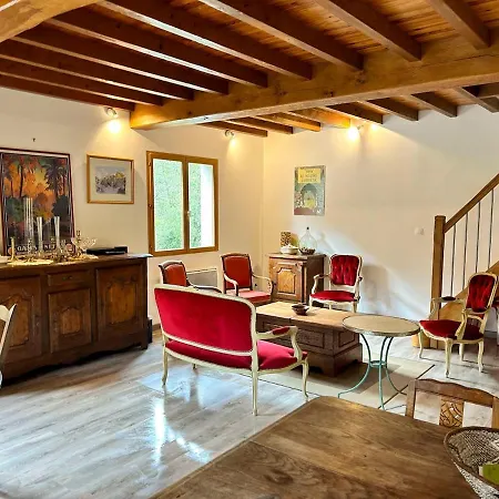 Grande Maison Dans La Nature